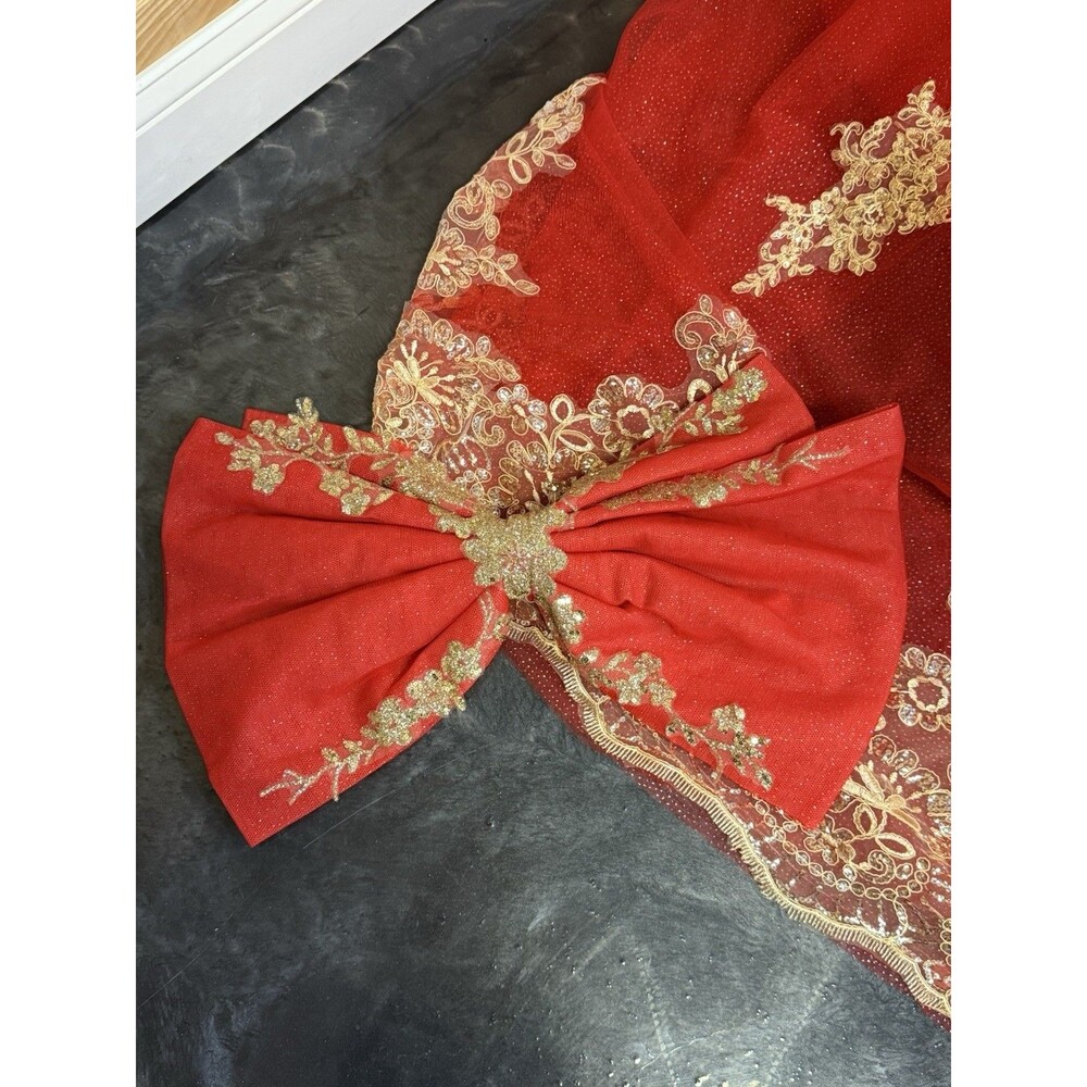 Quinceañera dress Size 4 Gold And Red Comes With Bow Crown And Earrings NWT! - Picture 5 of 5